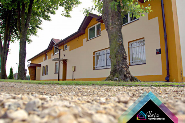 Częstochowa, Budynek Biurowo-Magazynowy Trzech Wieszcz&oacute;w.