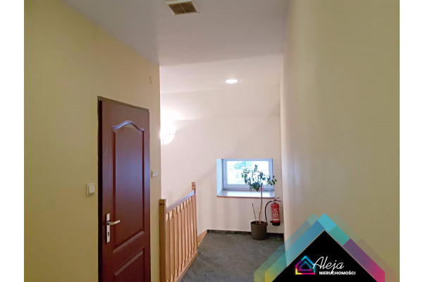 Częstochowa, Budynek Biurowo-Magazynowy Trzech Wieszcz&oacute;w.