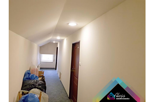 Częstochowa, Budynek Biurowo-Magazynowy Trzech Wieszcz&oacute;w.