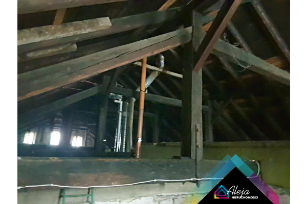 Częstochowa, Budynek Biurowo-Magazynowy Trzech Wieszcz&oacute;w.