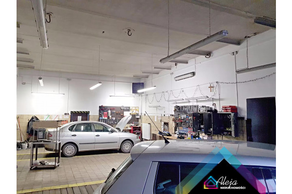 Częstochowa, Budynek Biurowo-Magazynowy Trzech Wieszcz&oacute;w.