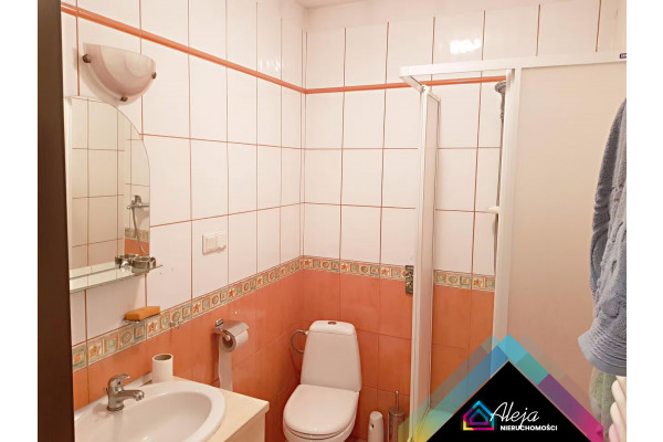 Częstochowa, Budynek Biurowo-Magazynowy Trzech Wieszcz&oacute;w.