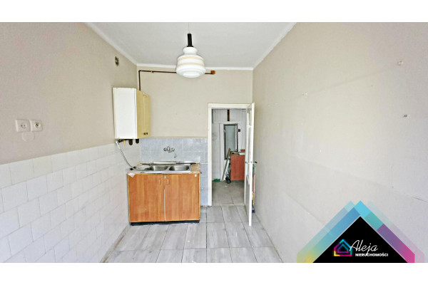 Częstochowa, Śr&oacute;dmieście, Przestronne 2 pokoje w ścisłym centrum z parkingiem