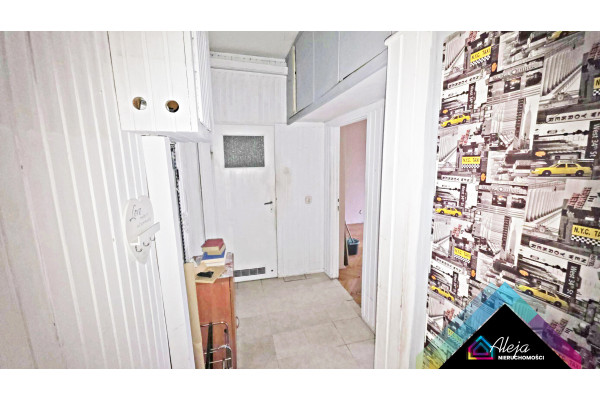 Częstochowa, Śr&oacute;dmieście, Przestronne 2 pokoje w ścisłym centrum z parkingiem