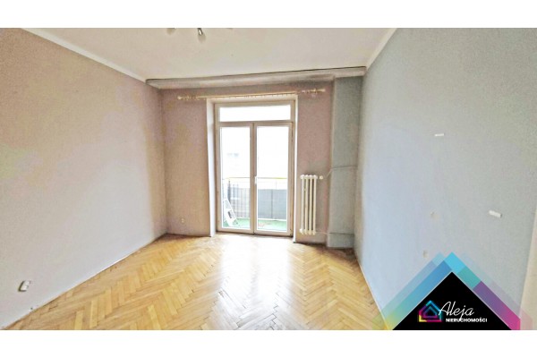 śląskie, Częstochowa, Śr&oacute;dmieście, Przestronne 2 pokoje w ścisłym centrum z parkingiem