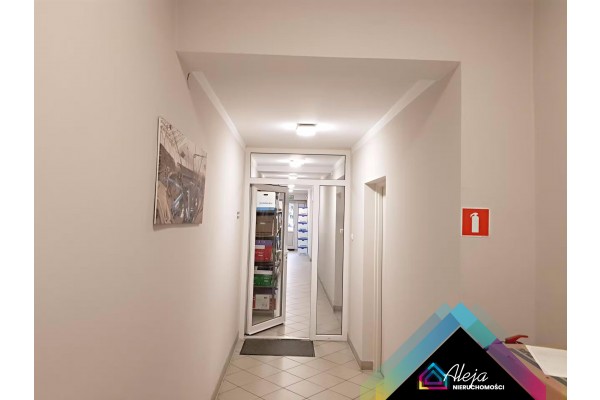 Częstochowa, Budynek Biurowo-Magazynowy Trzech Wieszcz&oacute;w.