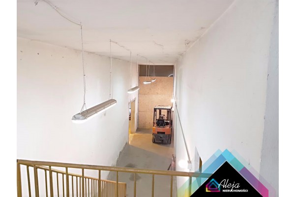 Częstochowa, Budynek Biurowo-Magazynowy Trzech Wieszcz&oacute;w.