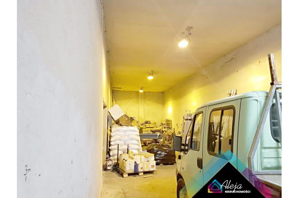 Częstochowa, Budynek Biurowo-Magazynowy Trzech Wieszcz&oacute;w.