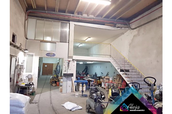 Częstochowa, Budynek Biurowo-Magazynowy Trzech Wieszcz&oacute;w.