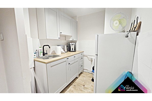 Częstochowa, Leona Schillera, Kawalerka ,2.piętro ,blok z windą,po generalnym remoncie