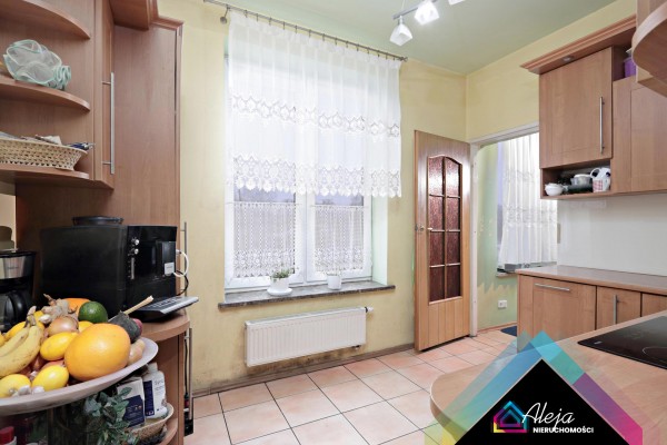 Częstochowa, Kręciwilk, Dom z potencjałem inwestycyjnym 366 m&sup2; | 2 wejścia | Działka 2682 m&sup2;